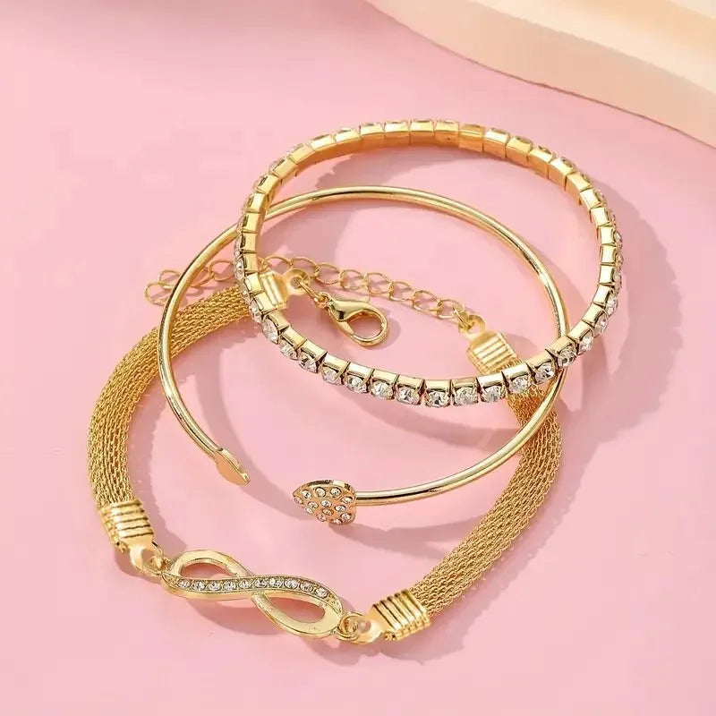 Infinity Loop Heart Karkötő