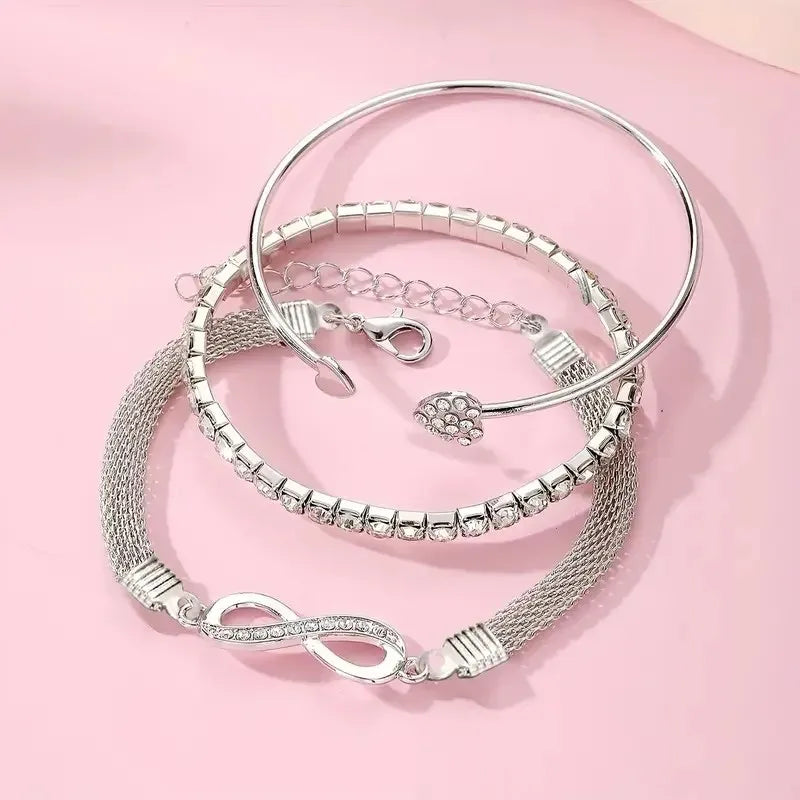 Infinity Loop Heart Karkötő